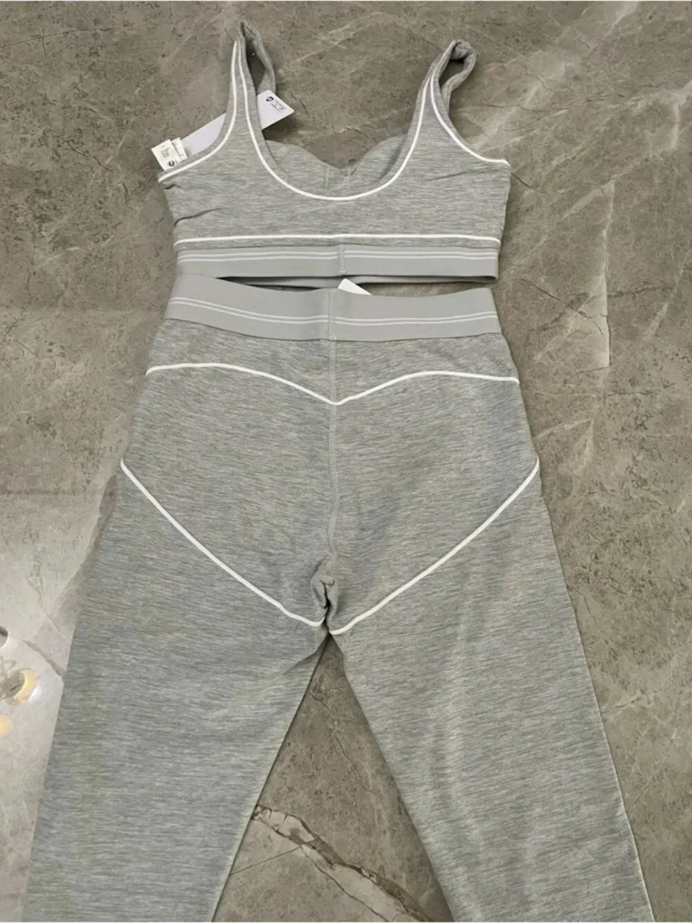 ALO Yoga Light Gray High-Waist Leggings & Matching Sports Bra Set